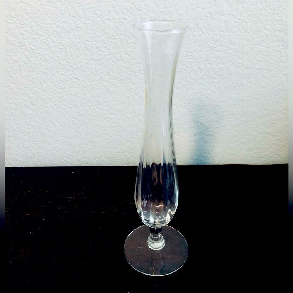 Elegant Crystal Glass Bud Vase